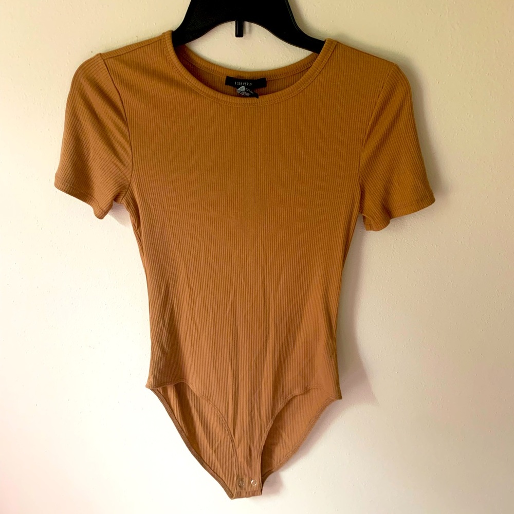 Forever21 beige body suit shirt 🧡NWT